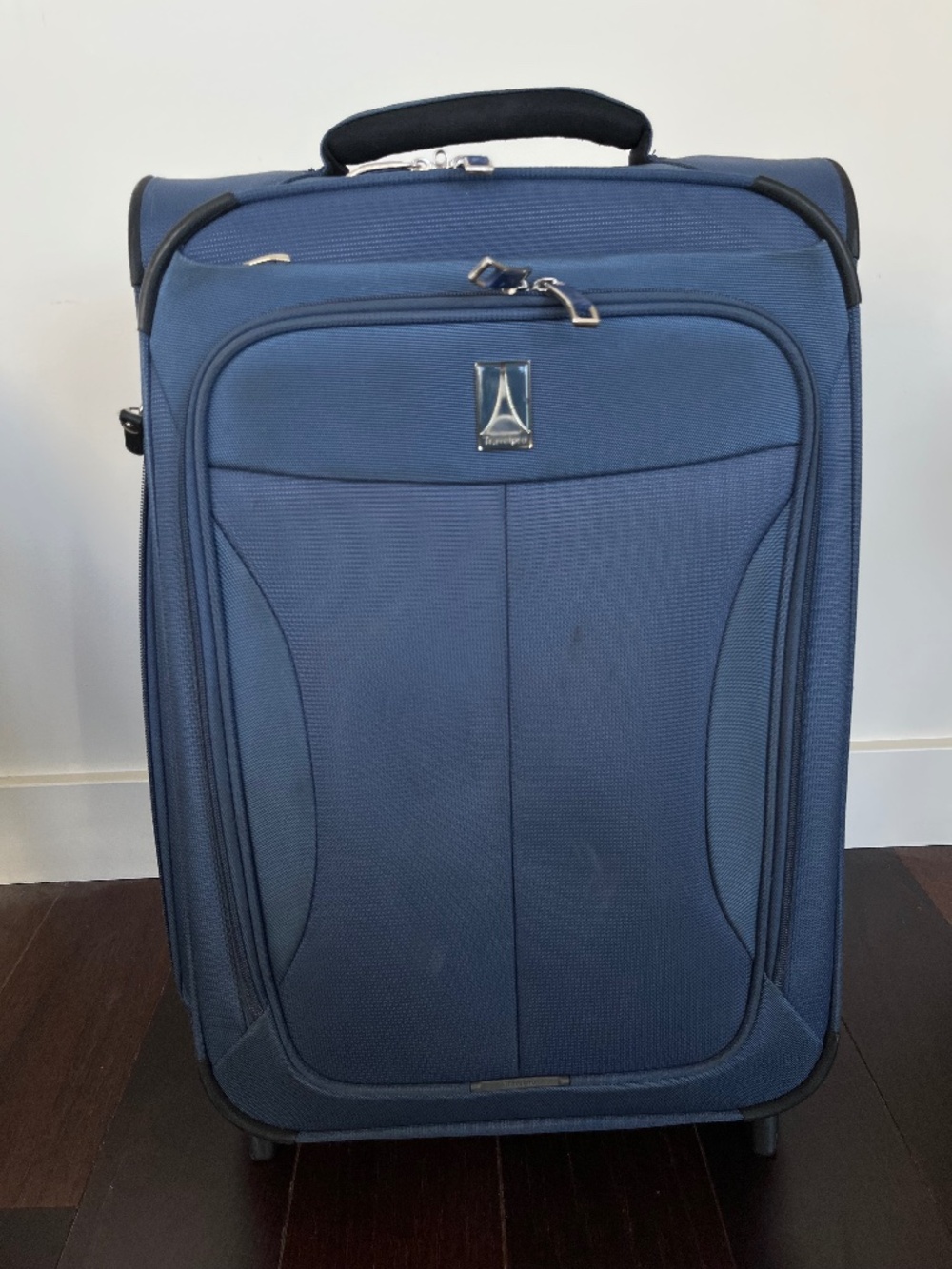 Travelpro 21" 2-Wheel Walkabout 5 Softside Carry-On Blue, Used Good Condition